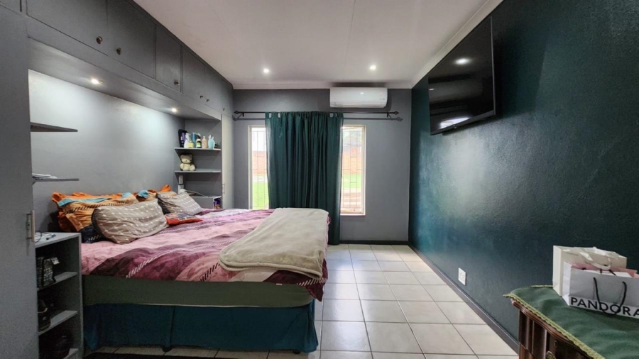 4 Bedroom Property for Sale in Melodie North West